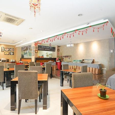 Oyo 197 Prime Royal Hotel Kapasari Esterno foto