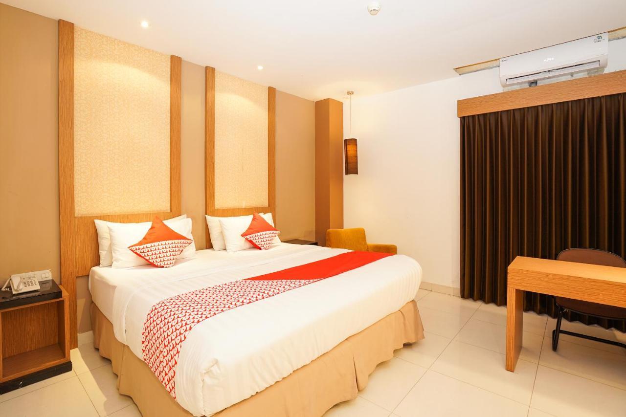 Oyo 197 Prime Royal Hotel Kapasari Esterno foto