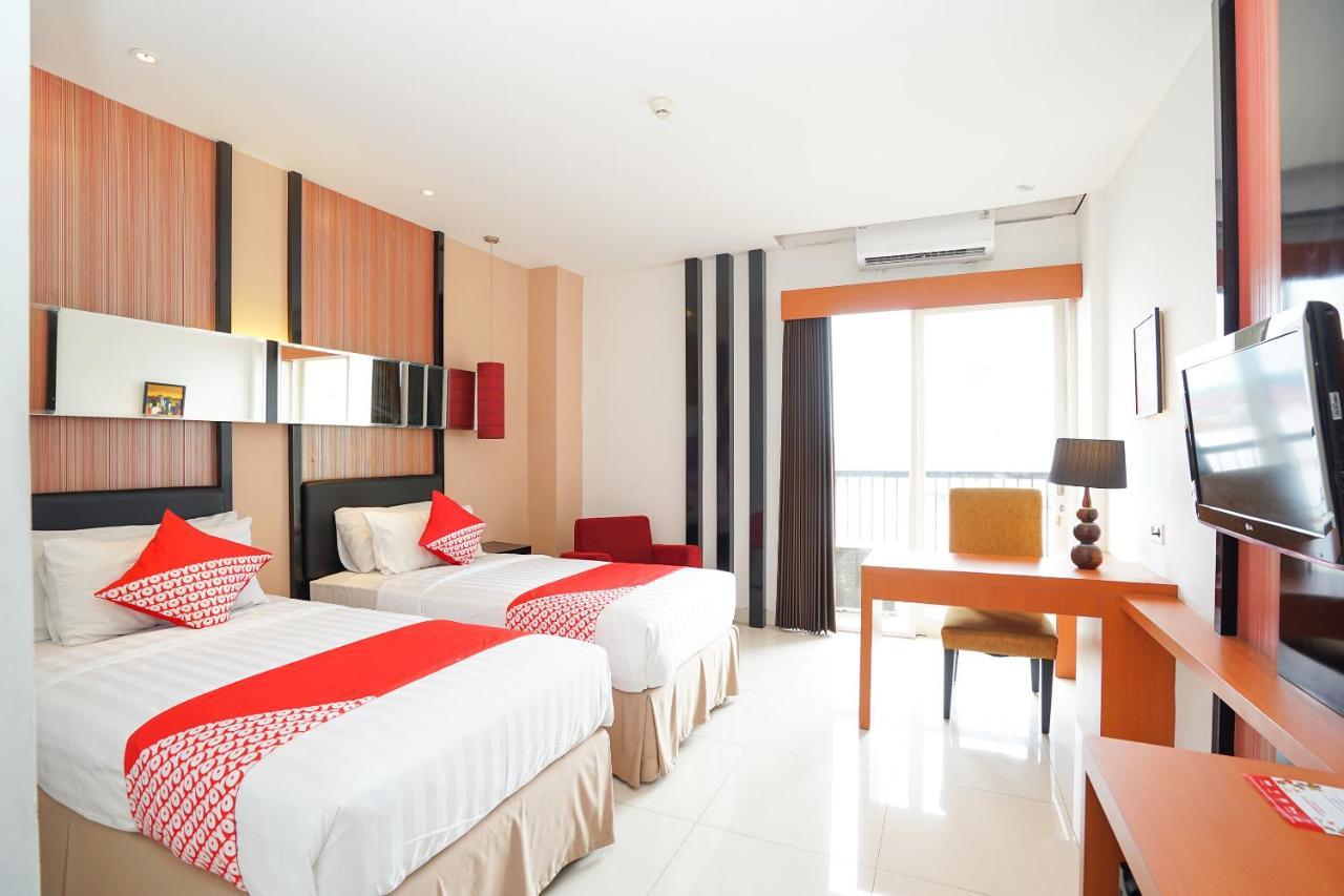 Oyo 197 Prime Royal Hotel Kapasari Esterno foto