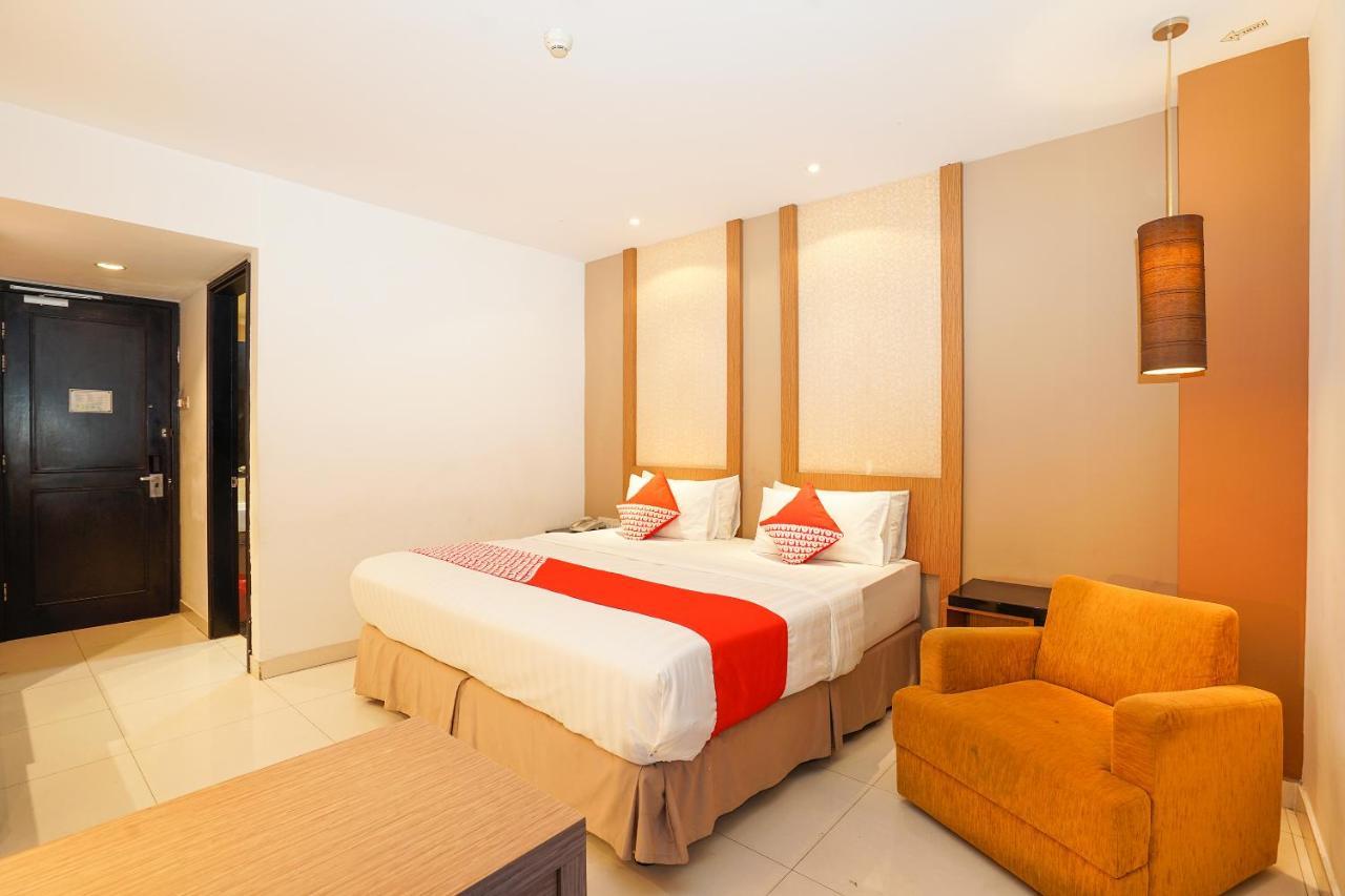 Oyo 197 Prime Royal Hotel Kapasari Esterno foto