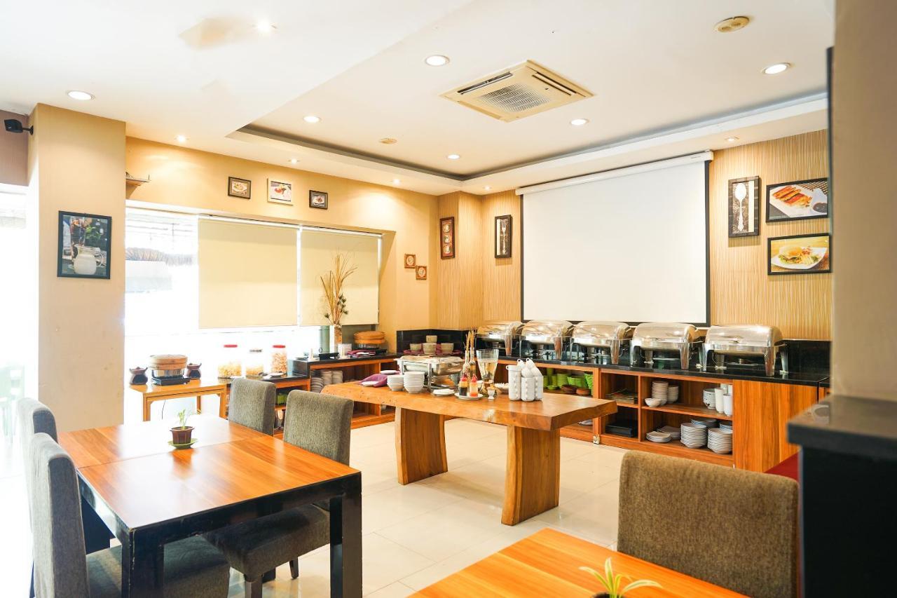 Oyo 197 Prime Royal Hotel Kapasari Esterno foto