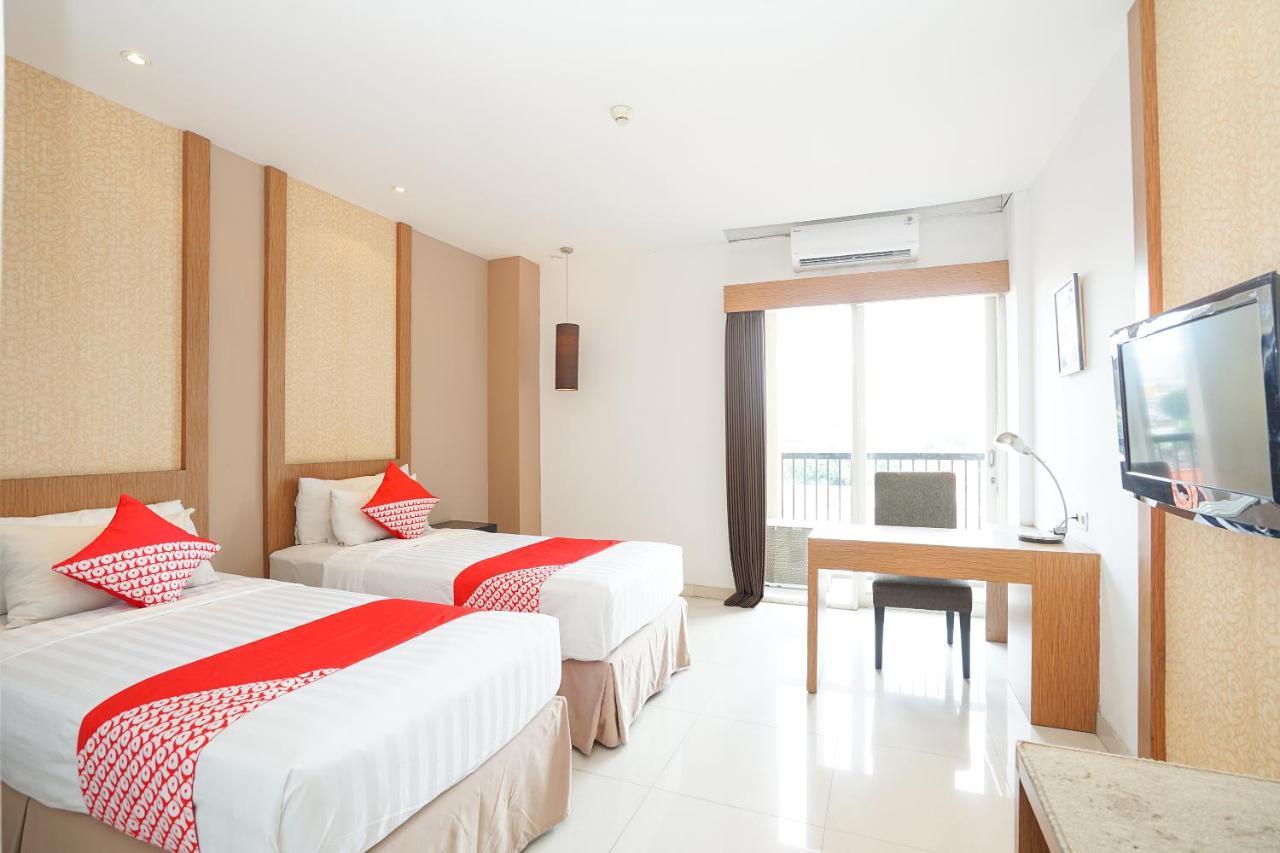 Oyo 197 Prime Royal Hotel Kapasari Esterno foto