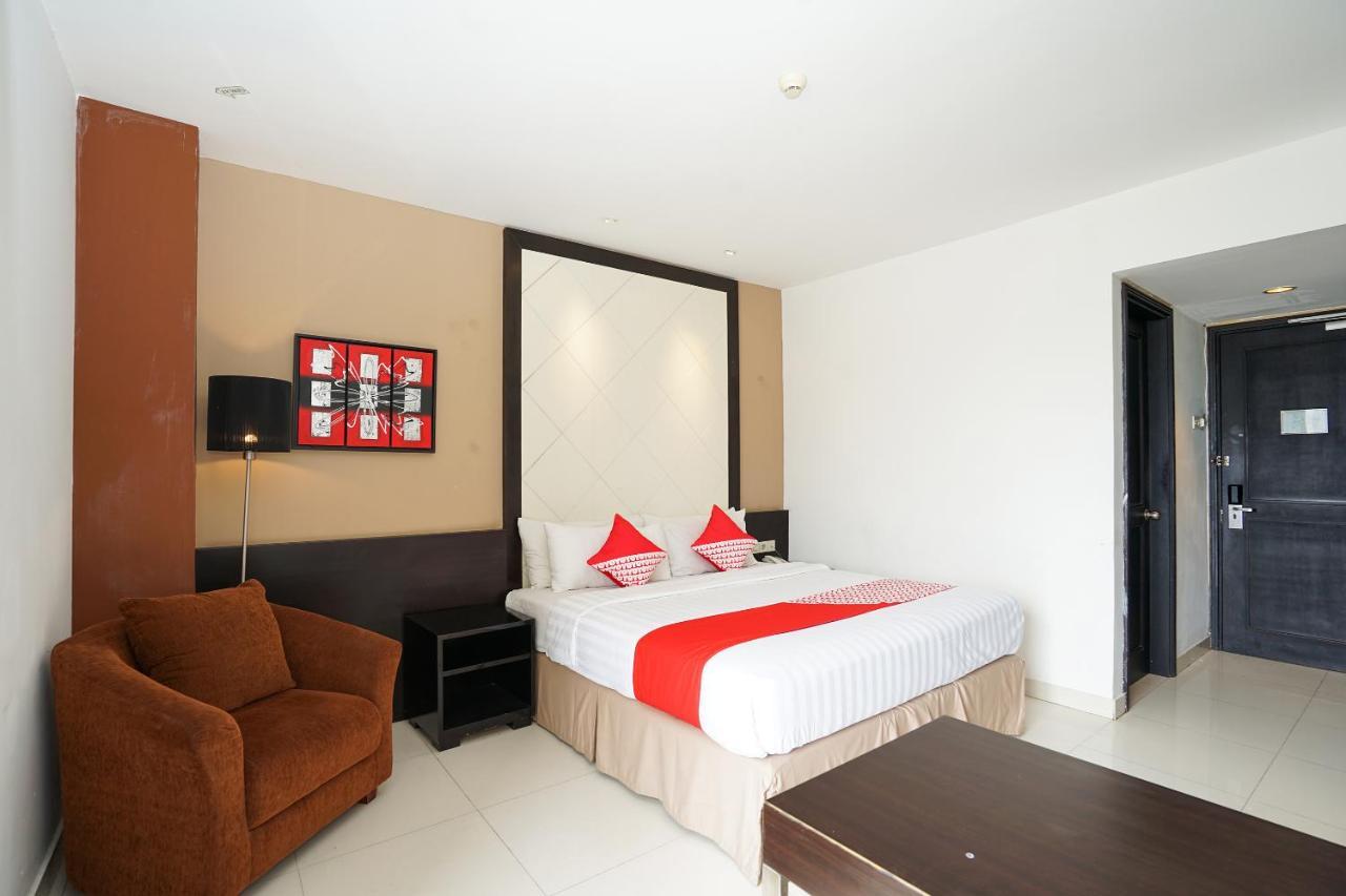 Oyo 197 Prime Royal Hotel Kapasari Esterno foto
