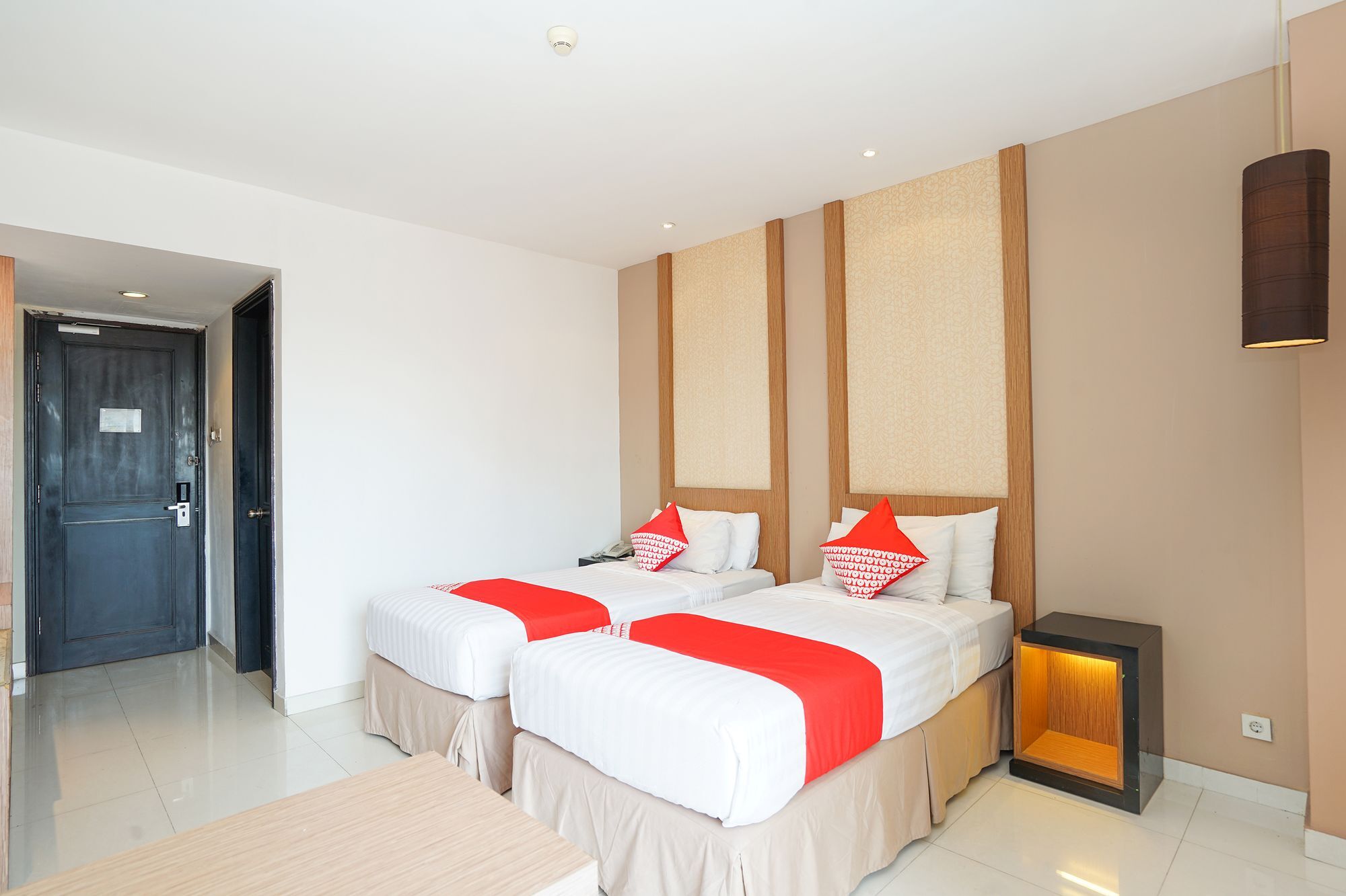 Oyo 197 Prime Royal Hotel Kapasari Esterno foto